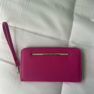Steve Madden Wristlet 
BRAND NEW